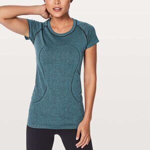 Lululemon Size 4 Swiftly Tech Short Sleeve Crew Neck Tee‎ Shirt in Black Teal